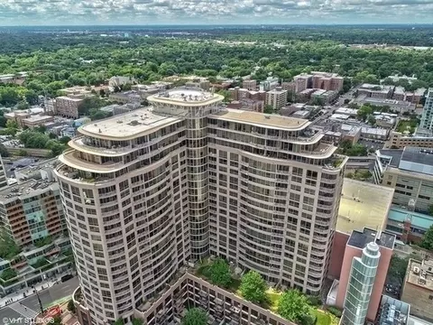 807 Davis St #2004, Evanston, IL 60201