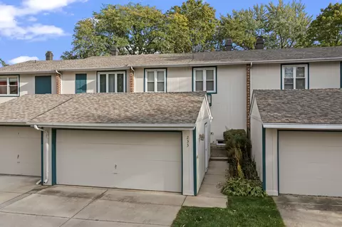 233 Willow Ln, Bloomingdale, IL 60108