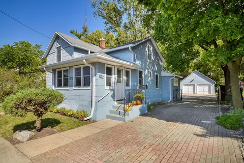 822 S 5th Ave, Saint Charles, IL 60174