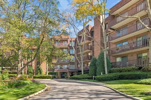 1125 Lake Cook Rd #509, Northbrook, IL 60062