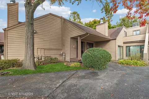 3357 Beacon St #21, North Chicago, IL 60064