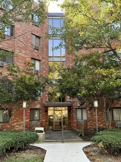 5310 N Chester Ave #216, Chicago, IL 60656