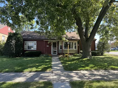 9841 S 54th Ave, Oak Lawn, IL 60453