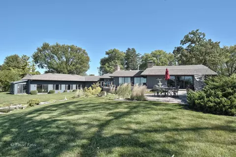 25660 W Columbia Bay Dr, Lake Villa, IL 60046