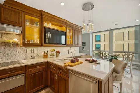 Kitchen - 57 E Delaware Pl #PH4001, Chicago, IL 60611 photo 6 of 6