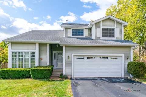 17591 W Dartmoor Dr, Grayslake, IL 60030