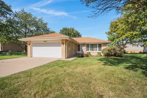8832 Briarwood Ln, Orland Park, IL 60462