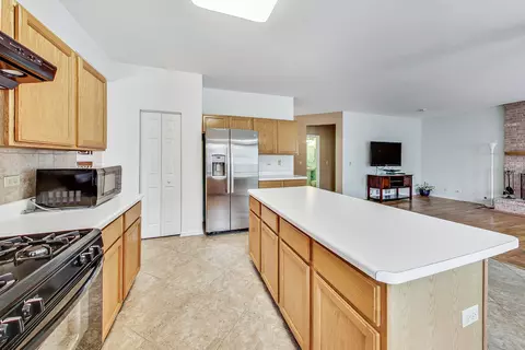 238 Butler Dr, Bartlett, IL 60103 photo 15