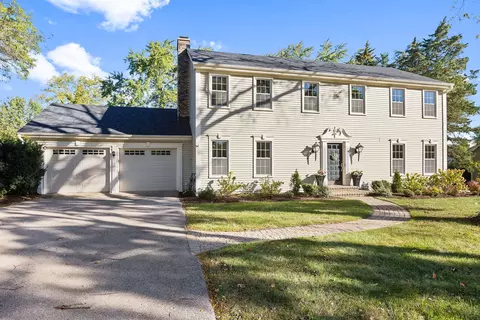205 Bellingham Dr, Barrington, IL 60010