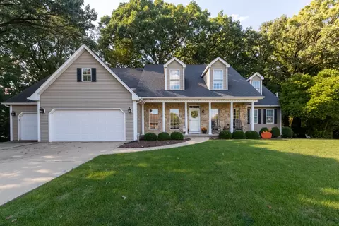 1294 Cannon Ct, Batavia, IL 60510