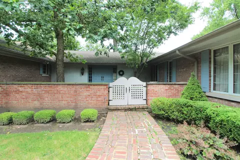 Exterior - 6 Old Orchard Dr, Kankakee, IL 60901 photo 3 of 8