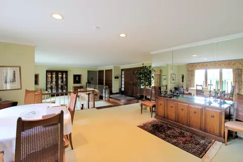 Dining - 6 Old Orchard Dr, Kankakee, IL 60901 photo 2 of 4