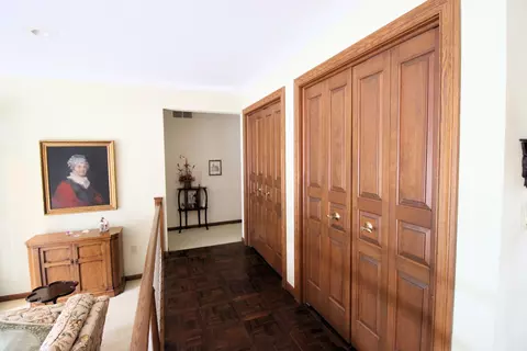Entry Way - 6 Old Orchard Dr, Kankakee, IL 60901 photo 2 of 2