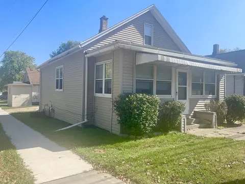 Exterior - 1315 Pulaski St, Peru, IL 61354 photo 3 of 4