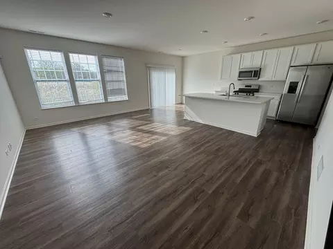 1205 Draper Rd, Mchenry, IL 60050 photo 2