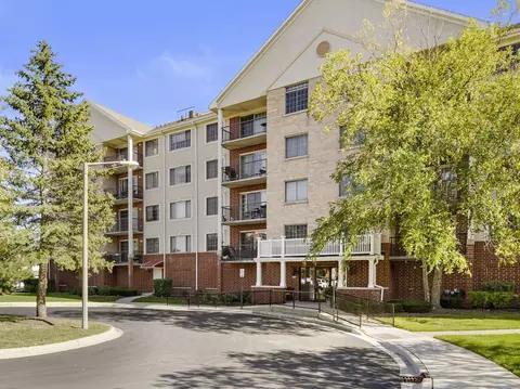 2301 Oakmont Way #503, Darien, IL 60561
