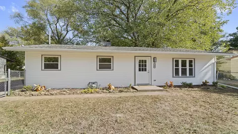 7905 Randy Rd, Machesney Park, IL 61115