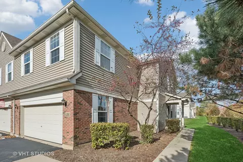 1281 Bradley Cir #1281, Elgin, IL 60120