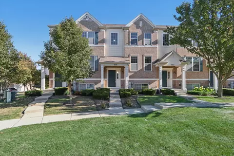 1666 Dogwood Ln, Hanover Park, IL 60133
