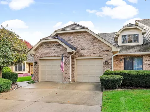 8531 Thistlewood Ct, Darien, IL 60561