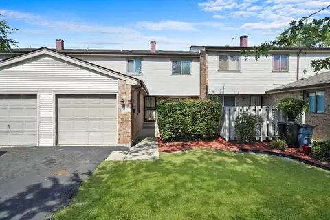 824 Greenbriar Ln, University Park, IL 60484