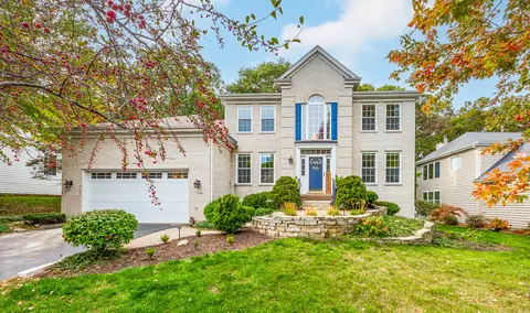 719 Barberry Trl, Fox River Grove, IL 60021