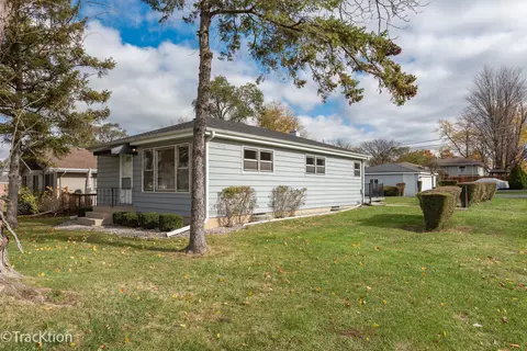 4035 N Grant St, Westmont, IL 60559
