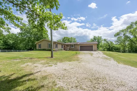 4345 Dellos Rd, Morris, IL 60450