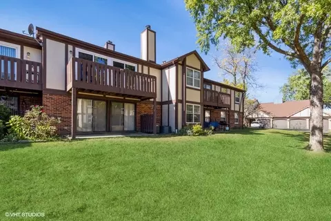 2860 Northampton Dr #B2, Rolling Meadows, IL 60008