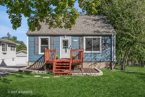 4717 Winchester Ave, Lisle, IL 60532
