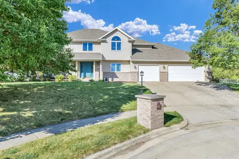 2027 S Falcon Ct, Urbana, IL 61802