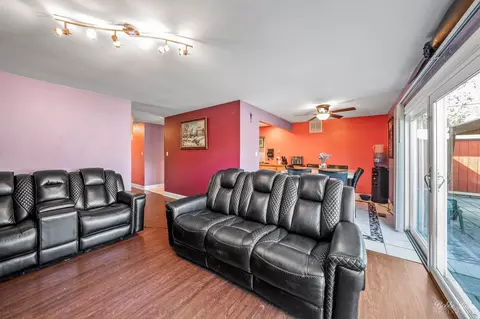 620 Lafayette Ln, Hoffman Estates, IL 60169 photo 7