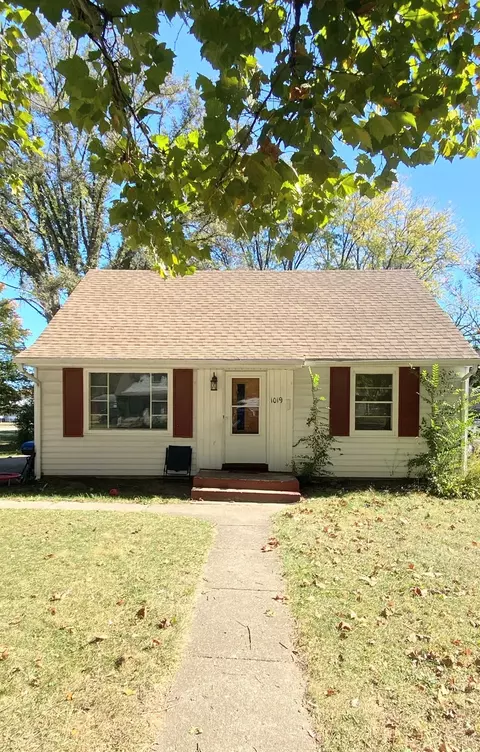 1019 N Independence Ave, Rockford, IL 61101