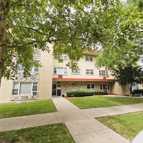 415 S Maple Ave #601, Oak Park, IL 60302
