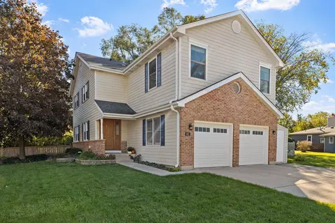 401 Lindley Ave, Westmont, IL 60559