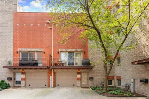 860 N Elston Ave #4, Chicago, IL 60642