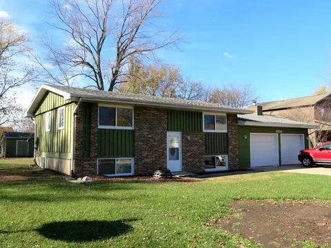 6955 Cambridge Dr, Morris, IL 60450 photo 2