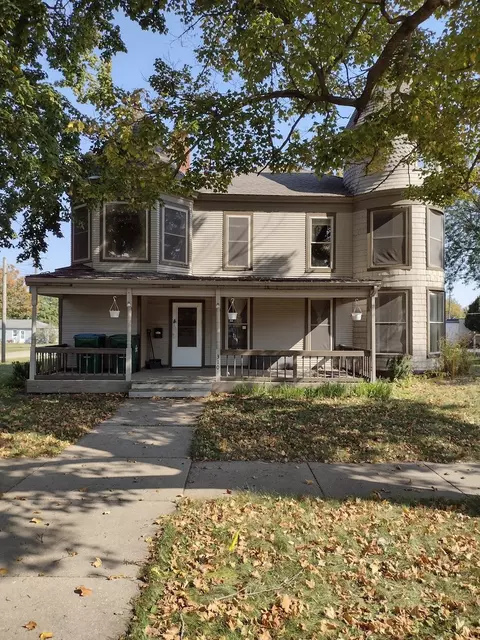 310 N Franklin Ave, Polo, IL 61064