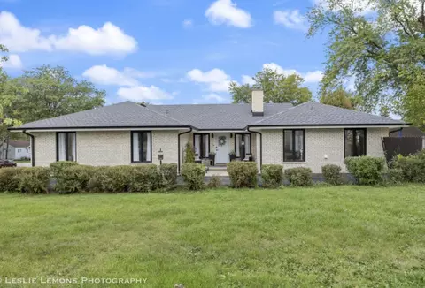707 S Finley Rd, Lombard, IL 60148