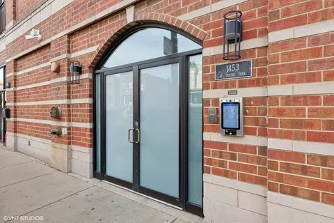 1453 W Irving Park Rd #205, Chicago, IL 60613