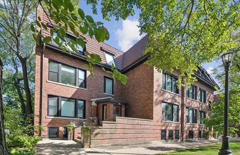 911 Michigan Ave #4, Evanston, IL 60202
