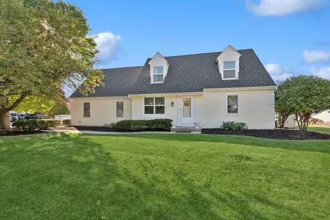 1910 Sapphire Ln, Aurora, IL 60506