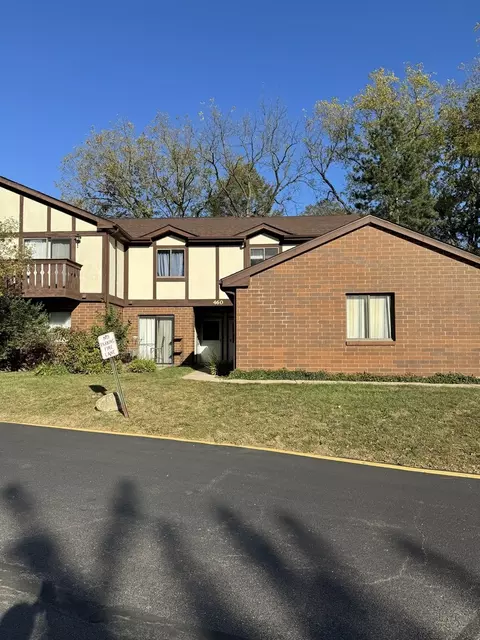 460 Brandy Dr #B, Crystal Lake, IL 60014