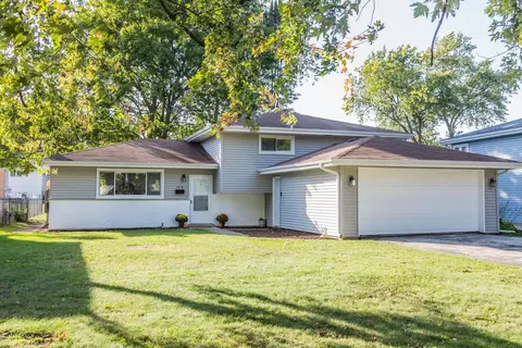 154 N Pleasant Ave, Bloomingdale, IL 60108