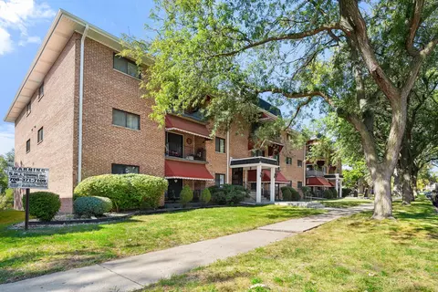 10338 Parkside Ave #22, Oak Lawn, IL 60453