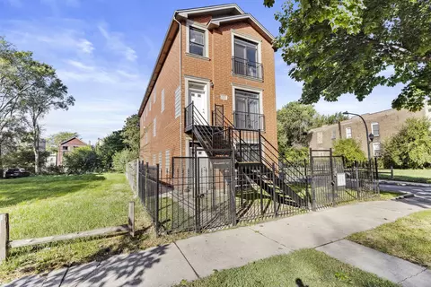 5218 S Indiana Ave #3, Chicago, IL 60615