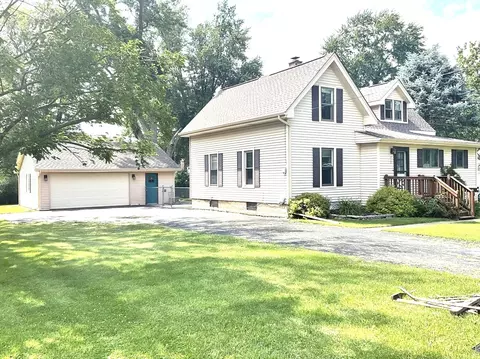 717 Elm St, Sandwich, IL 60548