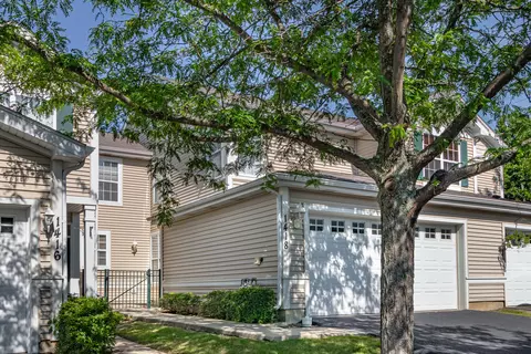 1418 W Remington Ln, Round Lake, IL 60073