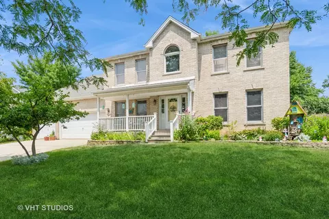 1444 Clear Dr, Bolingbrook, IL 60490