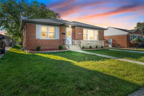 11051 Shaw St, Westchester, IL 60154